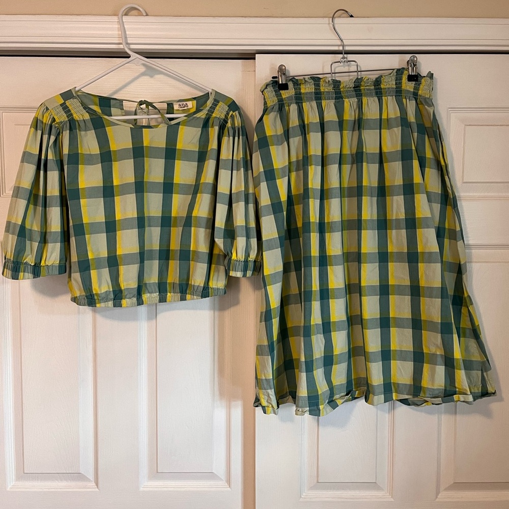Bright & Breezy Plaid Set